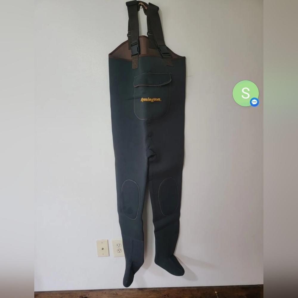 Remington Neoprene Chest Fishing Waders Size M  Stocking Foot Read!